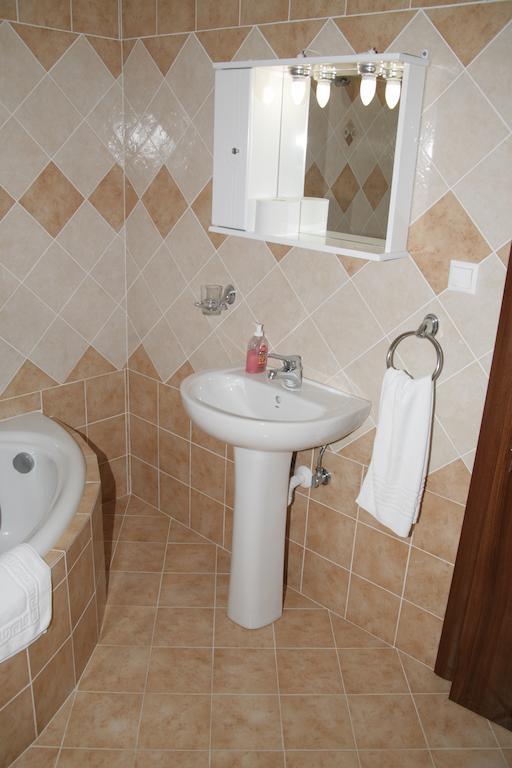 Elanthi Hostel Kasztoriá Kültér fotó