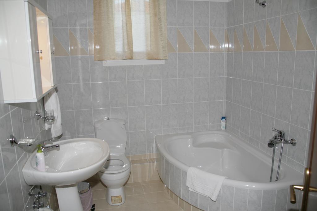 Elanthi Hostel Kasztoriá Kültér fotó
