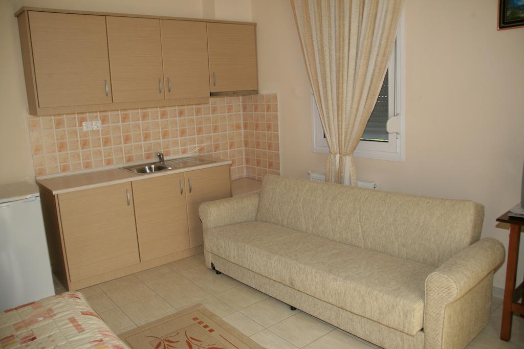 Elanthi Hostel Kasztoriá Kültér fotó